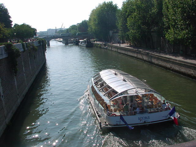 Visiter Paris en se baladant sur la Seine © DR