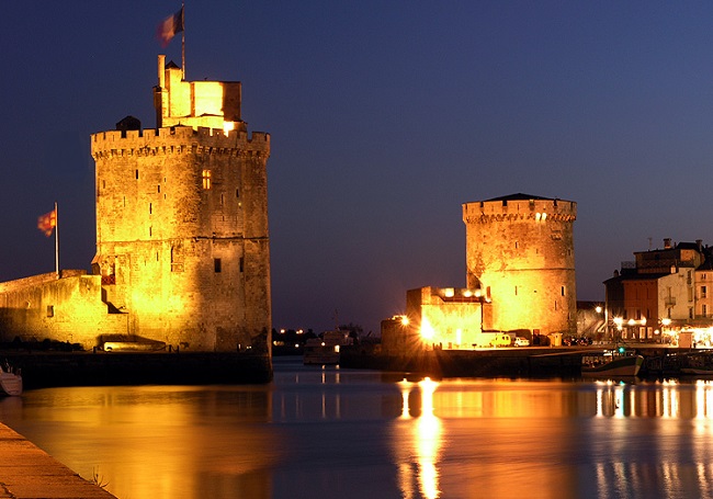 Visitez le port grâce à la location mobil home La Rochelle
