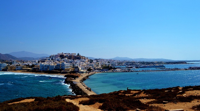 L'île majestueuse de Naxos pour visiter les Cyclades © DR