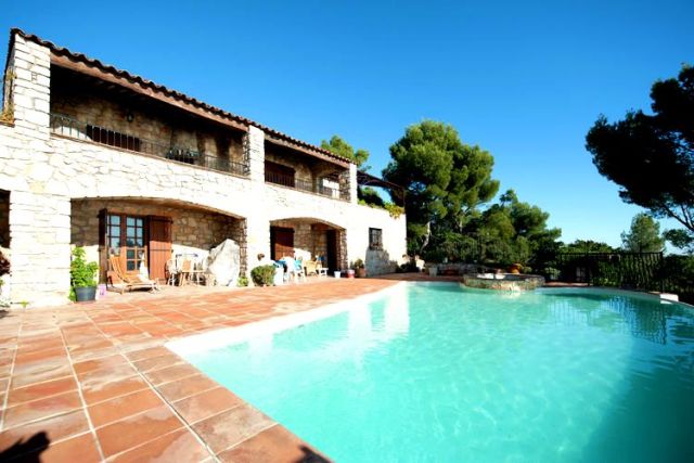 Spacieuse villa avec piscine privée