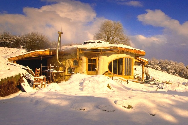 Maison de hobbit en hiver ©simondale.net