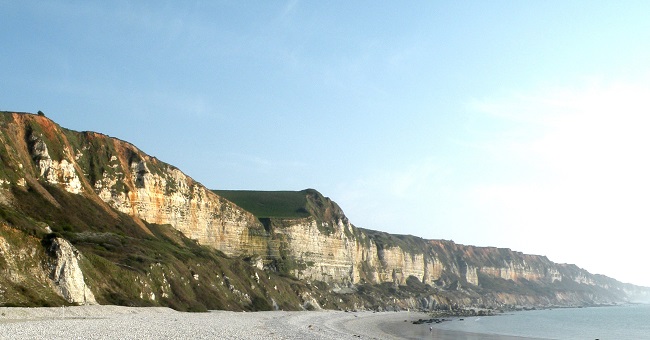La plage de Saint-Jouin-Bruneval et ses hautes falaises
