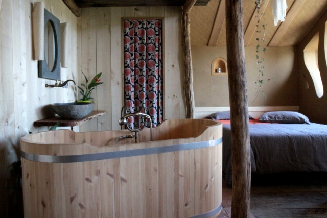 Petite salle de bain en bois