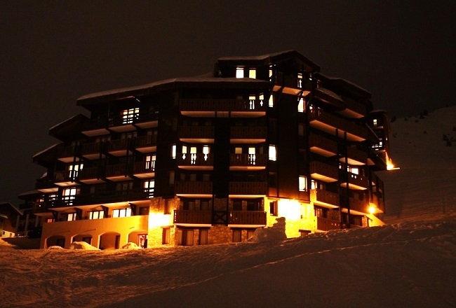 Chalet à la montagne et résidence au pied des pistes de ski