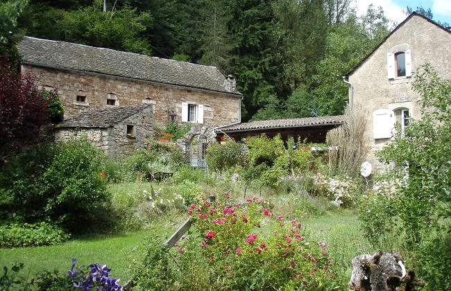 La Melière, une magnifique bâtisse au coeur de la nature, idéale pour un séjour en Aveyron