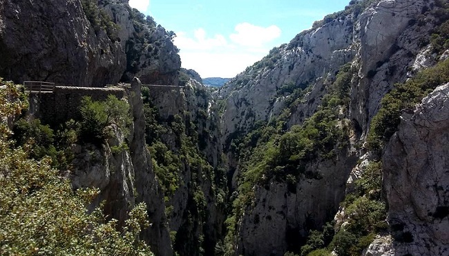 Les gorges de Galamus, un site touristique exceptionnel du Pays Cathare