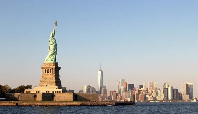 Vue de Manhattan et de la Statue de la Liberté à New York