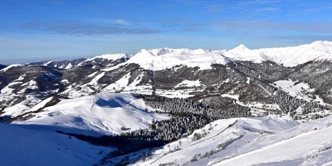 Vue depuis la station de ski du Lioran l'une des stations de ski Massif Central © Toploc