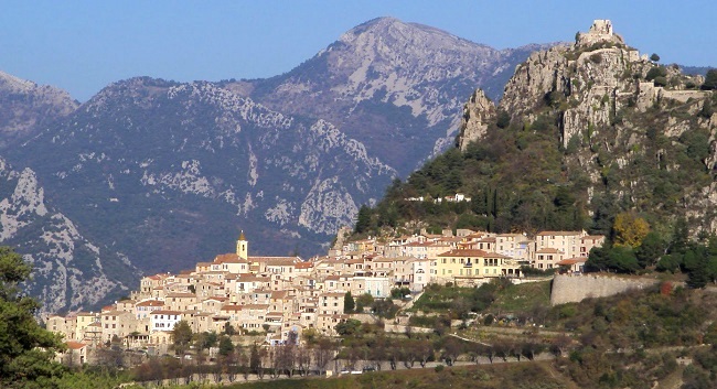 Sainte-Agnès dans les Alpes-Maritimes parmi les villages perchés de France