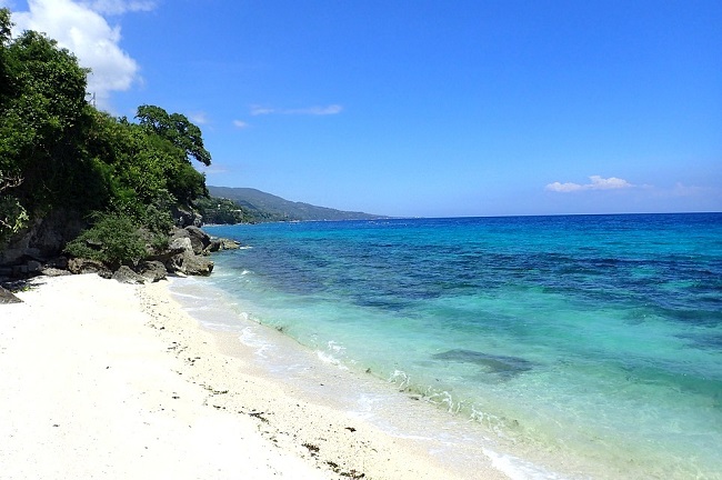 Magnifique plage sur l'île de Cebu aux Philippines