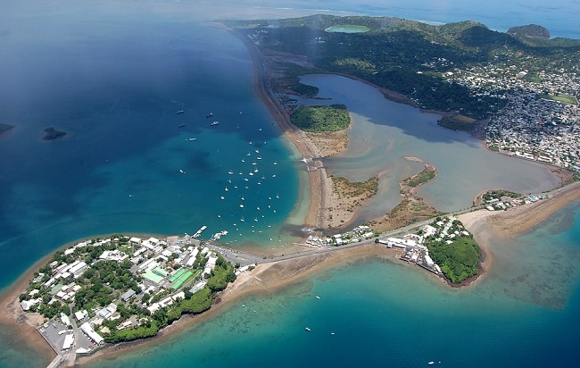 Vue aérienne de la ville de Dzaoudzi à Mayotte