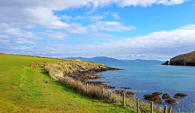 Paysage verdoyant dans la péninsule de Dingle en Irlande