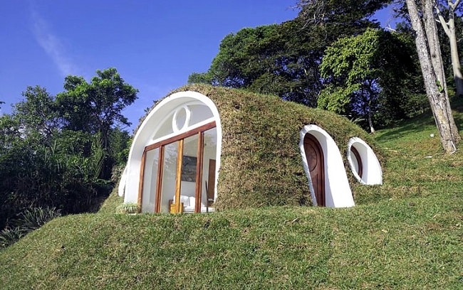 Une maison de hobbit écologique ©biotekt.com