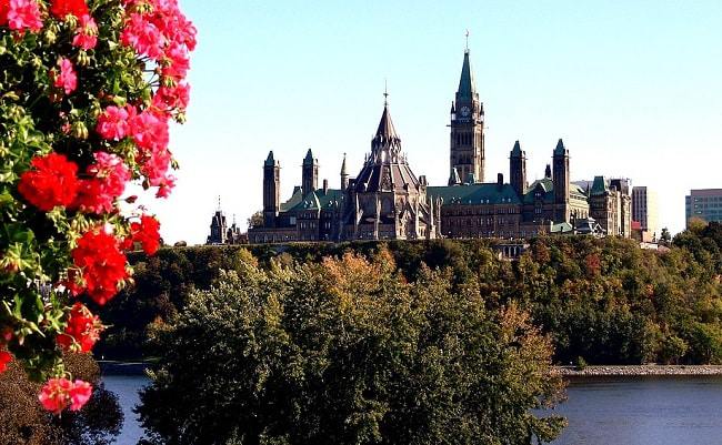 Colline du Parlement à Ottawa