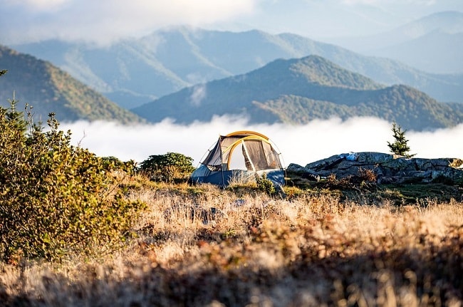 Camping sauvage en montagne