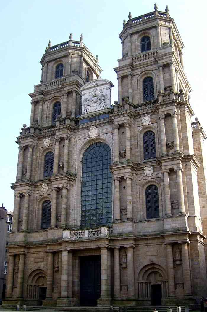 Cathédrale Saint-Pierre de Rennes située au cœur de la ville de Rennes, en Bretagne