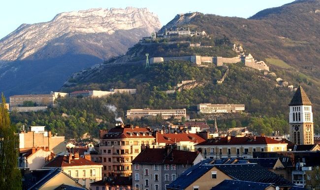 Découvrez la Bastille pendant votre week-end pas cher à Grenoble