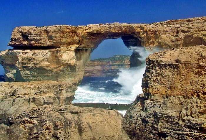 La Fenêtre d'Azur était une arche naturelle située sur l'ile de Gozo à Malte