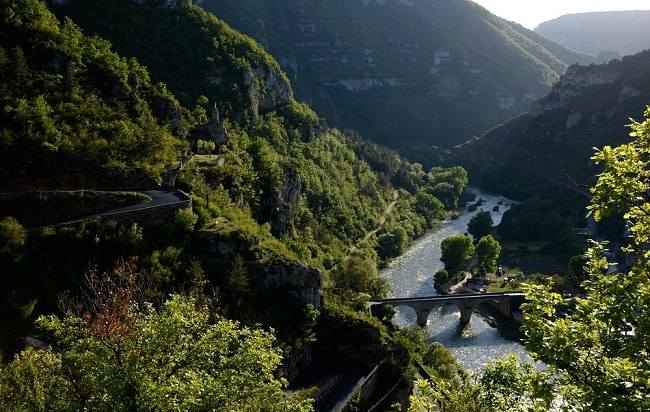 Les gorges du Tarn, un endroit à découvrir pendant une randonnée en famille dans les Cévennes