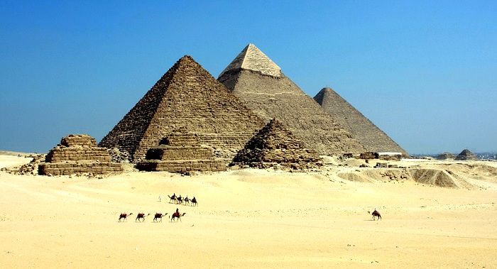 Les pyramides de Gizeh en Egypte