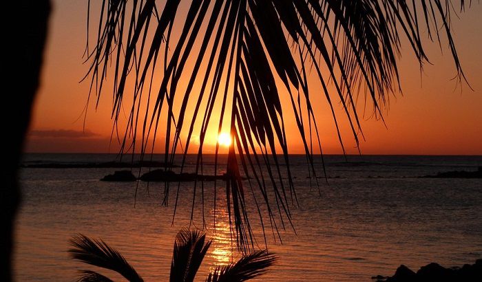 Louez un appartement à Port-Louis et profitez de ce magnifique coucher de soleil
