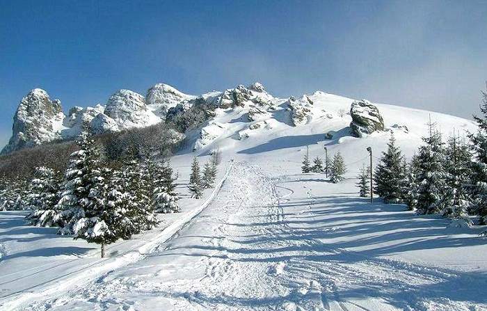 Découverte du Babin zub, un sommet dans le massif de Stara Planina, dans le sud-est de la Serbie