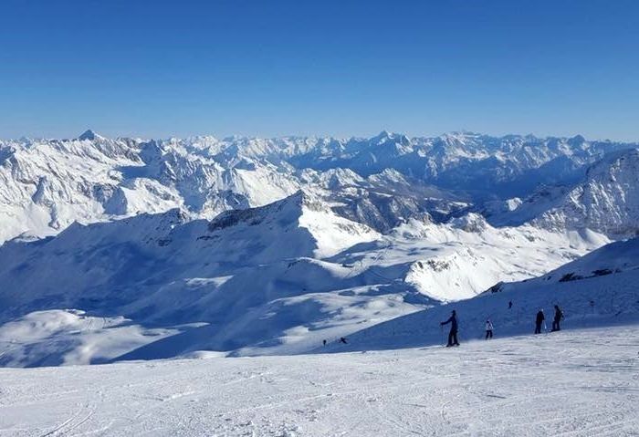 Découverte du domaine skiable Cervinia-Breuil, l'une des plus importantes stations de ski et d'alpinisme en Italie