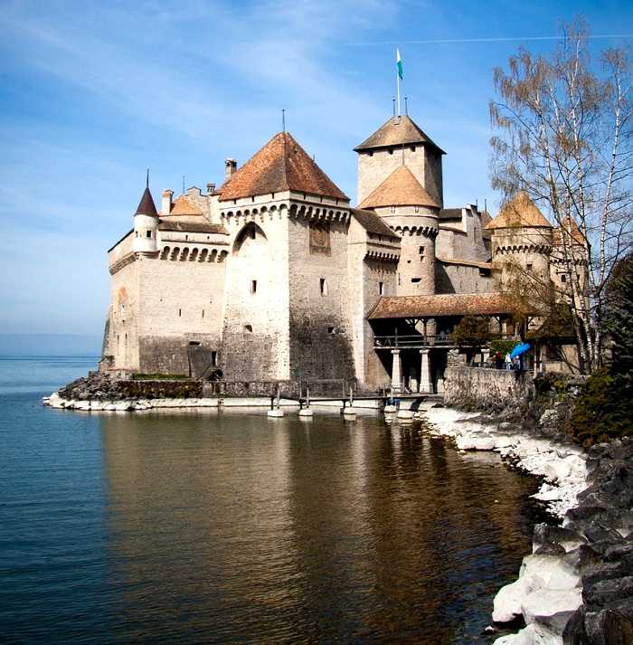 Découverte du château de Chillon sur les rives du lac Léman, à proximité de la ville de Montreux