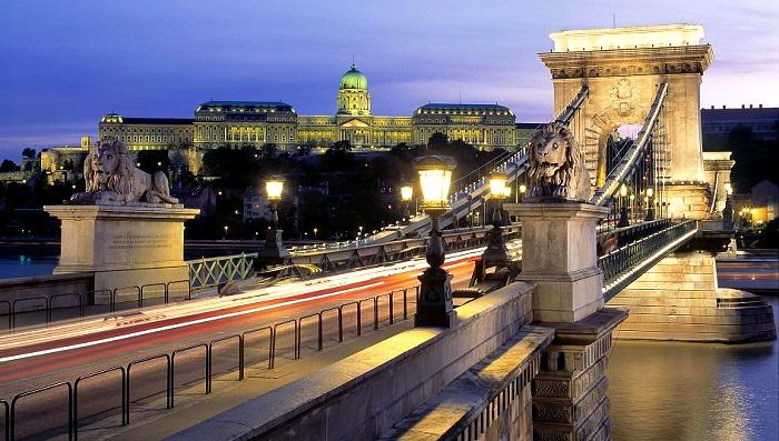 Découverte du pont des Chaînes de Budapest en Hongrie