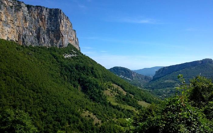 Petite randonnée au cœur de la nature dans le Parc naturel régional du Vercors et visiter l'Isère © DR