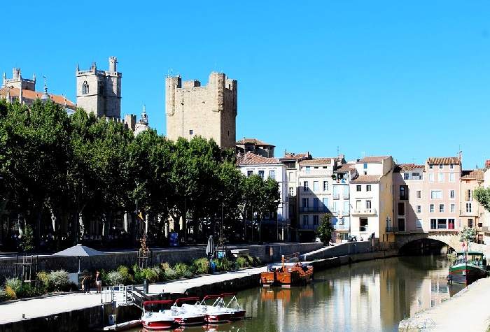Optez pour une location de particulier à particulier à Narbonne et découvrez le canal de la Robine