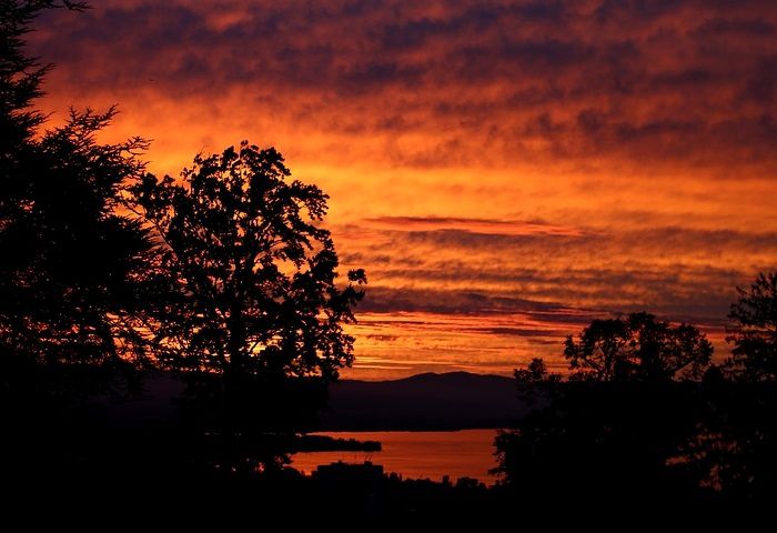 Optez pour une location de vacances près du lac Léman et profitez de magnifiques couchers de soleil