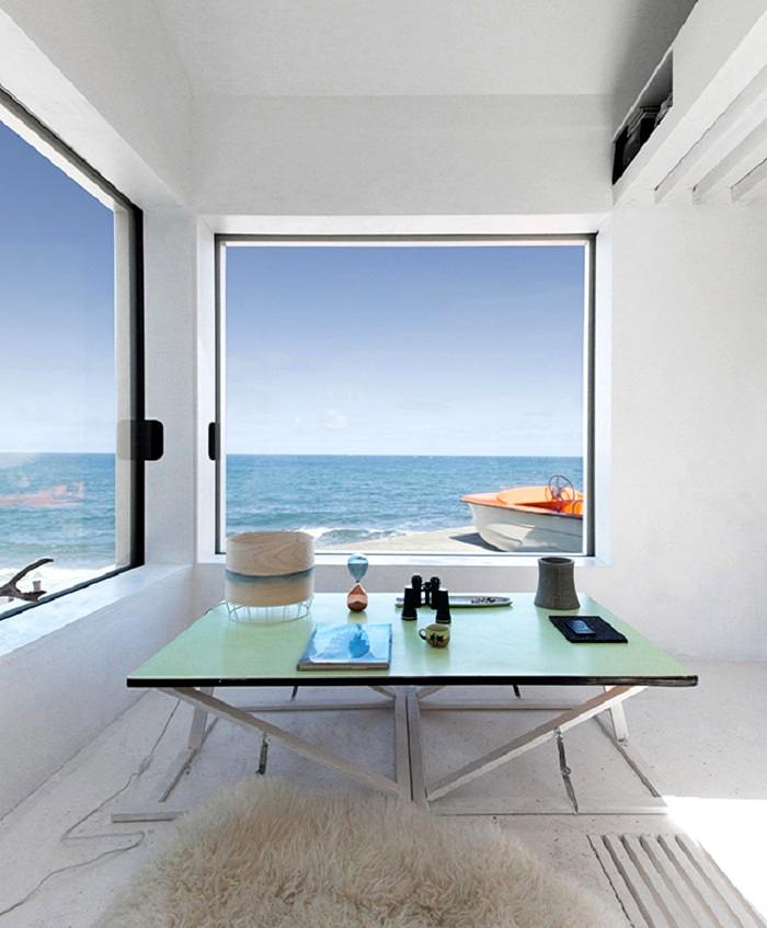 Une vue magnifique sur la mer depuis une mini maison de pêcheur réservation vacances © Jules Couartou