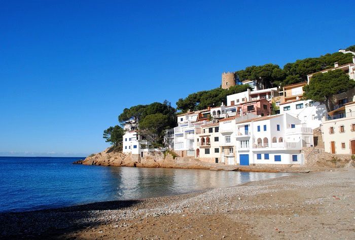 Détendez-vous sur les plages de Begur au cœur de la Costa Brava - stations balnéaires Espagne