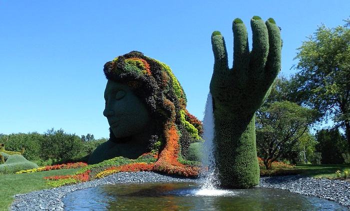 Partez à la découverte de la Terre-Mère, une sculpture végétale installée au Jardin Botanique de Montréal