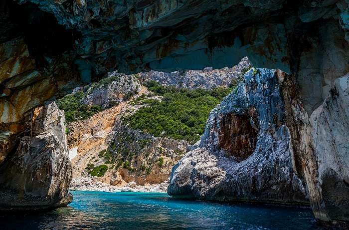 Partez à la découverte des merveilles de l'île de beauté en optant pour une location de vacances en Corse