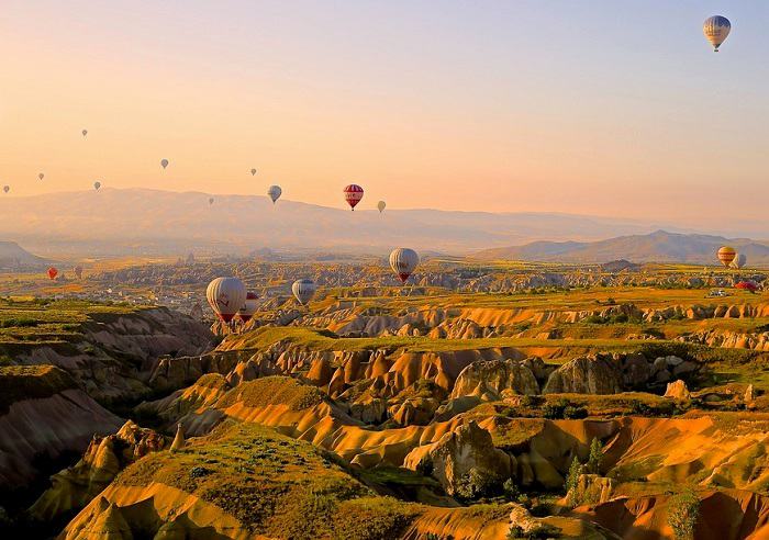 Optez pour un vol en montgolfière au dessus de la Cappadoce et visiter la Turquie © DR