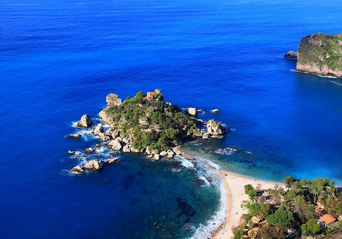 Optez pour une location de villa en Sicile et profitez de ses plages de rêves