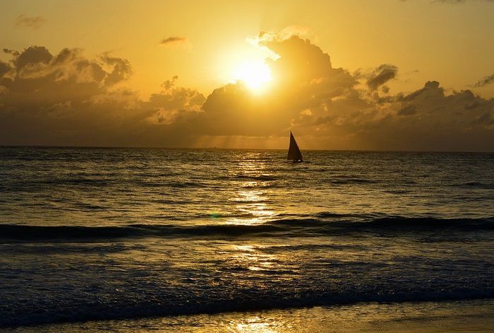 Coucher de soleil sur la côte kenyane