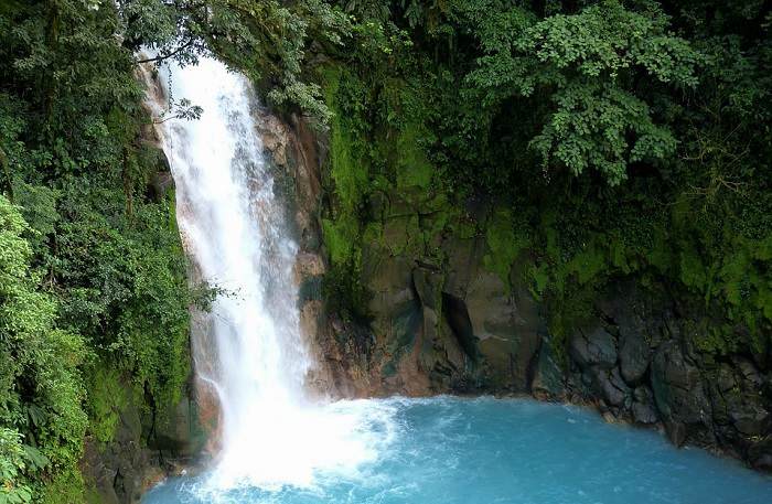 Une cascade au Costa Rica