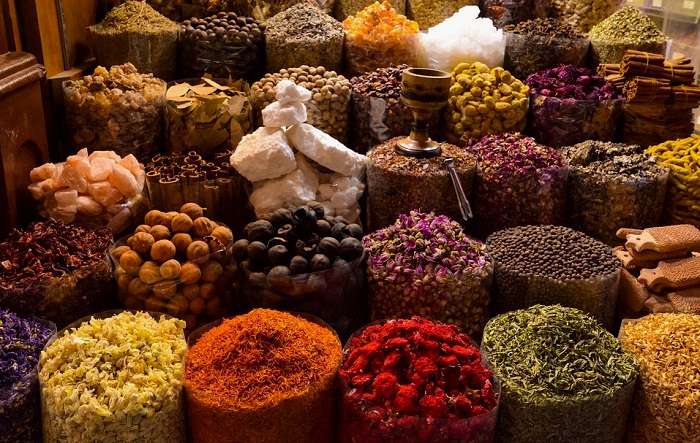 Découvrez les senteurs des épices dans les ruelles de Marrakech
