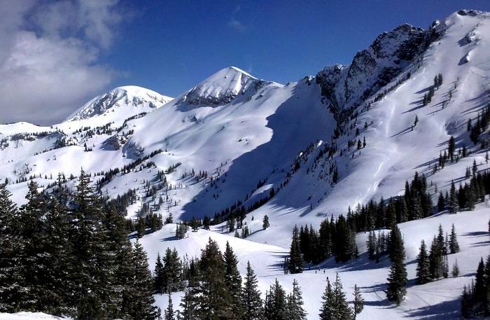 Partez à la découverte du domaine skiable d'Alta dans l'Utah pendant votre voyage aux États-Unis