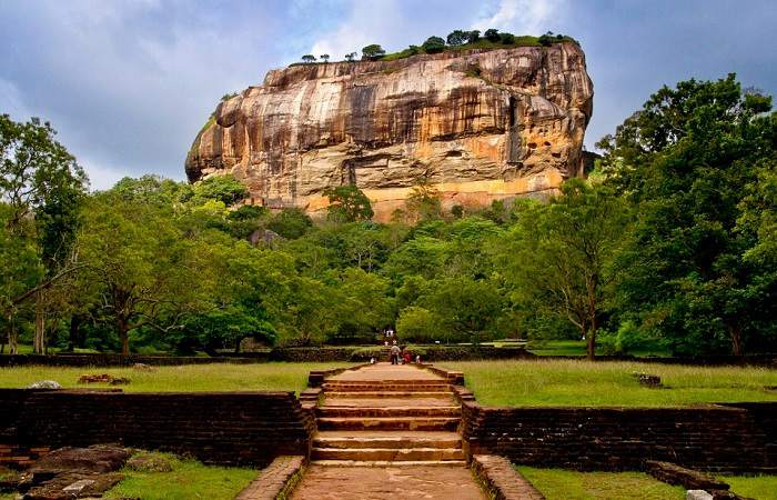 Partez à la découverte du rocher du Lion à Sigiriya au Sri Lanka © DR