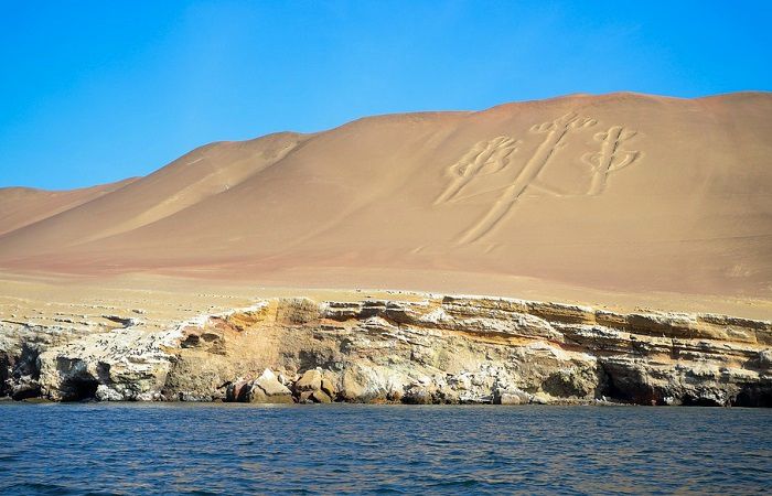 Découvrez le Chandelier de Paracas lors de votre séjour au Pérou