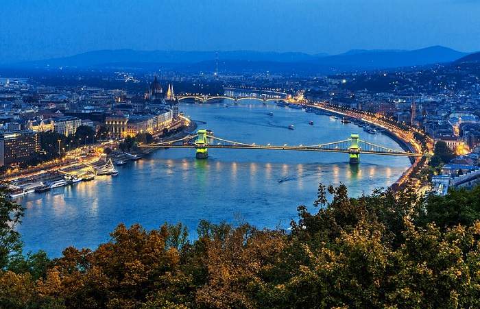 Profitez des magnifiques vues sur le Danube lors de votre séjour à Budapest