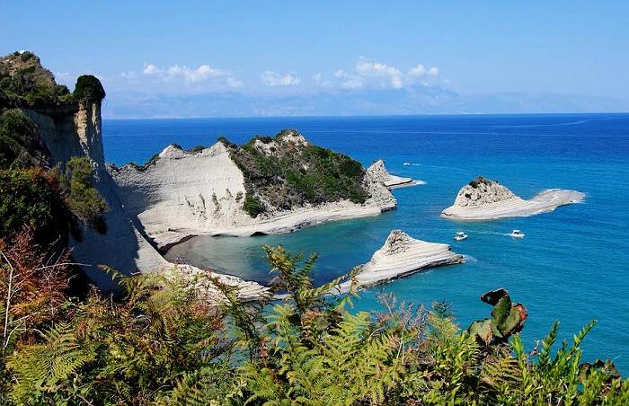 Offrez-vous une balade sur les falaises de Corfou et admirez de magnifiques paysages