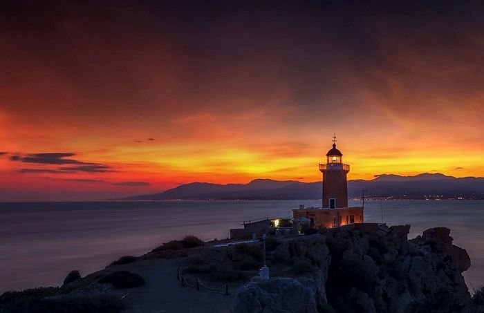 Profitez de votre voyage en Grèce pour admirer de magnifiques couchers de soleil