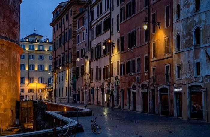 Profitez d'une balade à la tombée de la nuit lors de vos vacances à Rome
