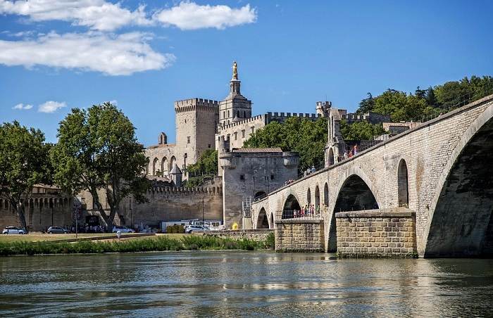 Découverte du célèbre Pont d'Avignon