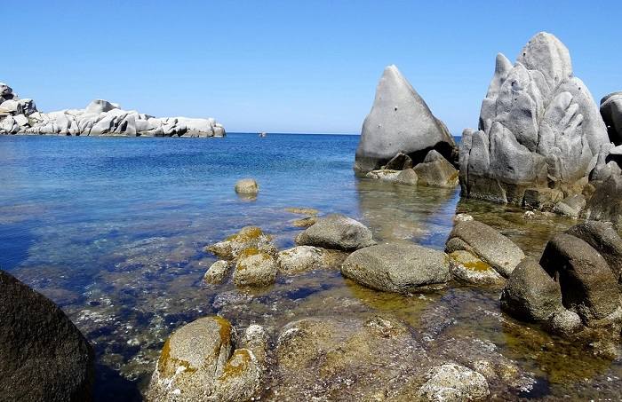 Visiter la Corse et explorer les îles Lavezzi © DR